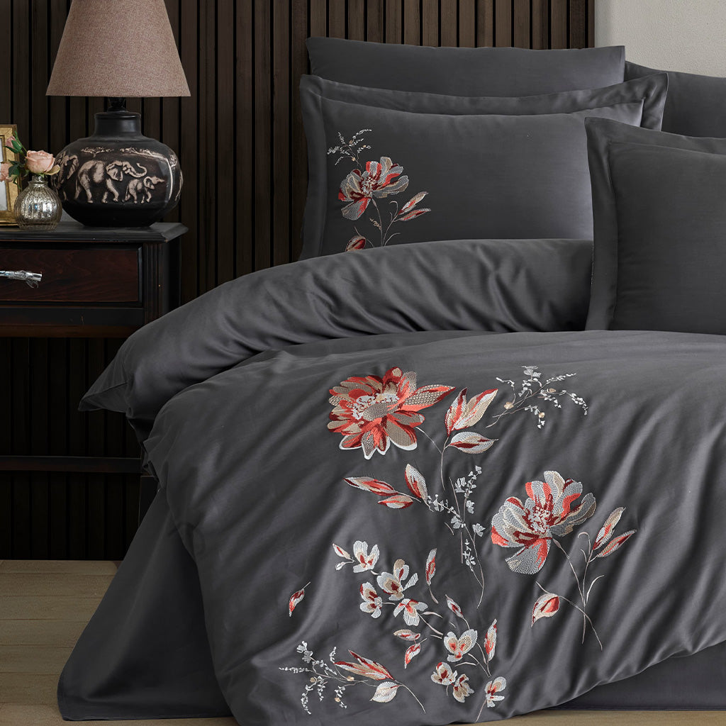 Soft and Silky Cotton Bed Linen Set in Anthracite Color – Luxurious and Breathable for Maximum Comfort