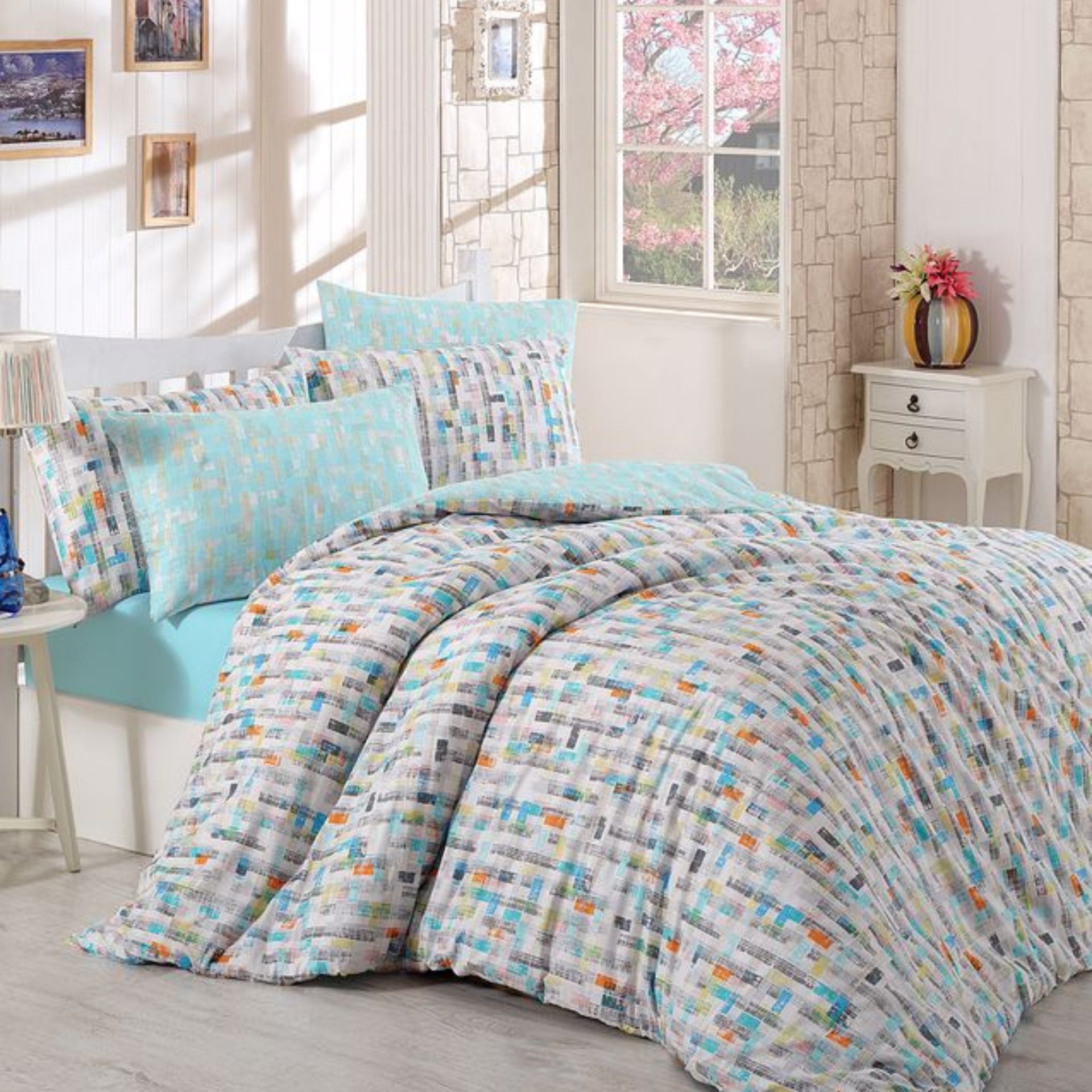 Nora Bed Linen Set (4 Piece)